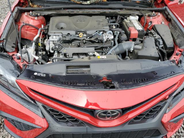 4T1G11AK2RU207198 - 2024 TOYOTA CAMRY SE NIGHT SHADE RED photo 11
