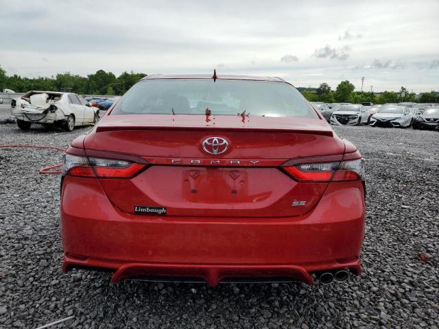 4T1G11AK2RU207198 - 2024 TOYOTA CAMRY SE NIGHT SHADE RED photo 6