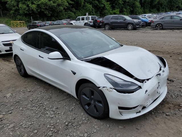 5YJ3E1EA0NF112585 - 2022 TESLA MODEL 3 WHITE photo 4