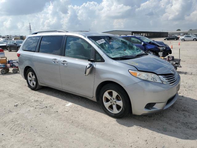 5TDKZ3DC3HS826256 - 2017 TOYOTA SIENNA LE SILVER photo 4