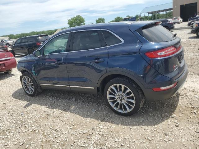 5LMCJ3C99HUL71807 - 2017 LINCOLN MKC RESERVE BLUE photo 2