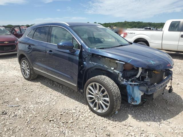 5LMCJ3C99HUL71807 - 2017 LINCOLN MKC RESERVE BLUE photo 4