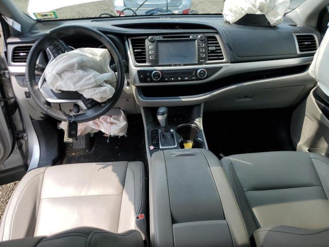 5TDJKRFH1GS502801 - 2016 TOYOTA HIGHLANDER XLE Արծաթագույն լուսանկար 8