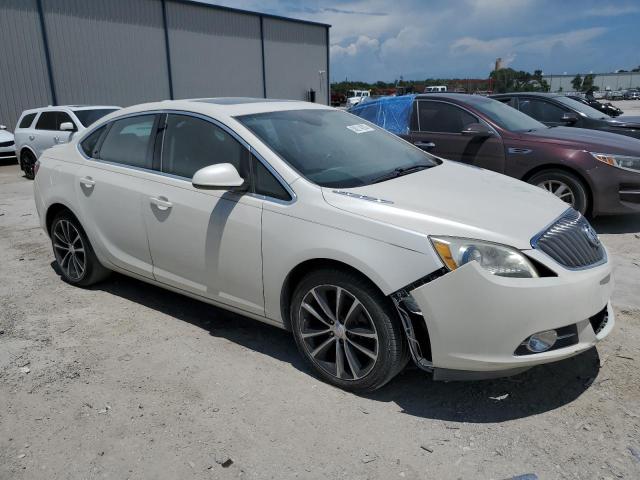 1G4PW5SK4G4126157 - 2016 BUICK VERANO SPORT TOURING WHITE photo 4