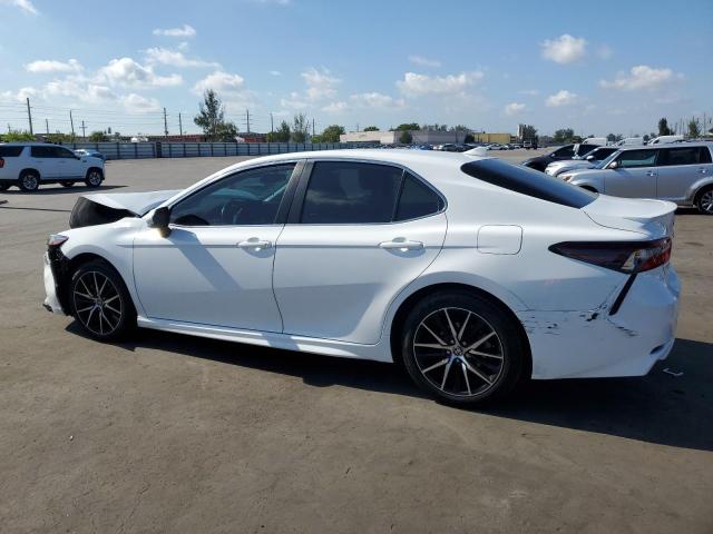 4T1G11AK0PU765483 - 2023 TOYOTA CAMRY SE NIGHT SHADE WHITE photo 2