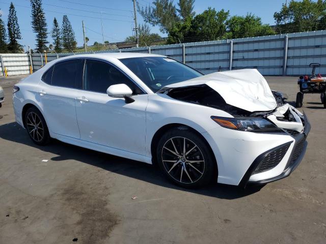 4T1G11AK0PU765483 - 2023 TOYOTA CAMRY SE NIGHT SHADE WHITE photo 4