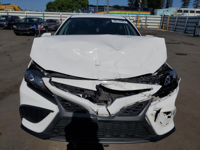 4T1G11AK0PU765483 - 2023 TOYOTA CAMRY SE NIGHT SHADE WHITE photo 5