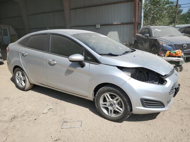 3FADP4BJ2KM122813 - 2019 FORD FIESTA SE SILVER photo 4