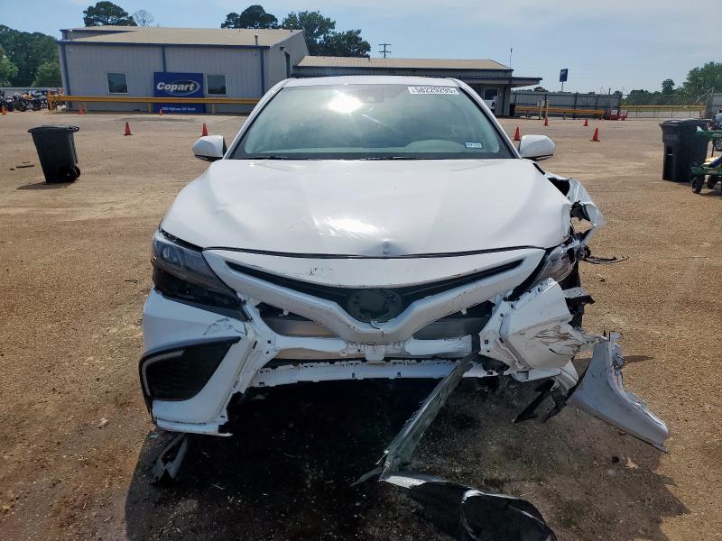 4T1G11AK0PU729325 - 2023 TOYOTA CAMRY SE NIGHT SHADE WHITE photo 5