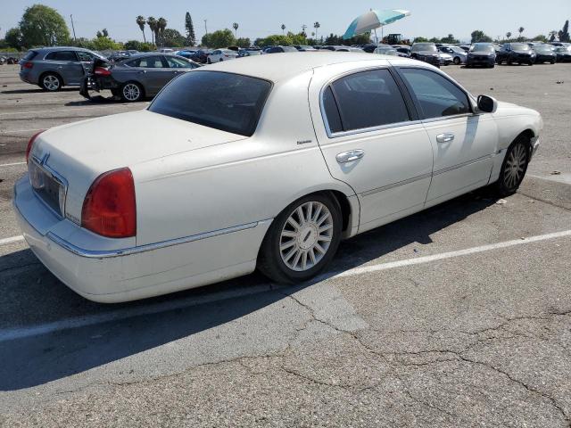 1LNHM81WX4Y644097 - 2004 LINCOLN TOWN CAR EXECUTIVE BEIGE photo 3