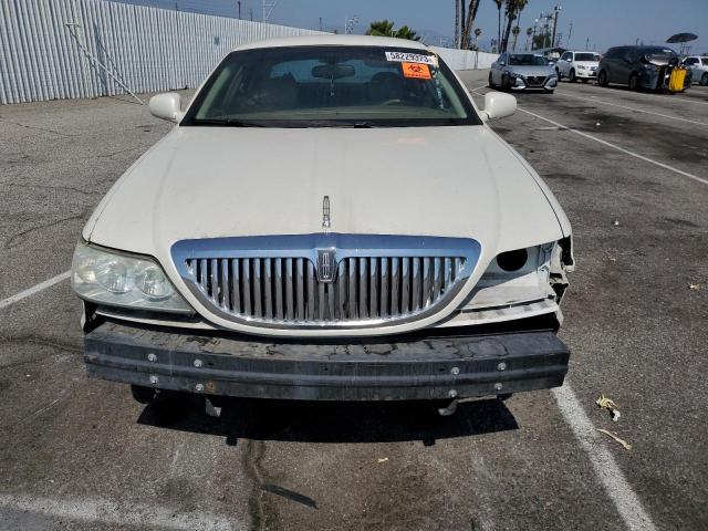1LNHM81WX4Y644097 - 2004 LINCOLN TOWN CAR EXECUTIVE BEIGE photo 5