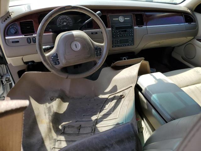 1LNHM81WX4Y644097 - 2004 LINCOLN TOWN CAR EXECUTIVE BEIGE photo 8
