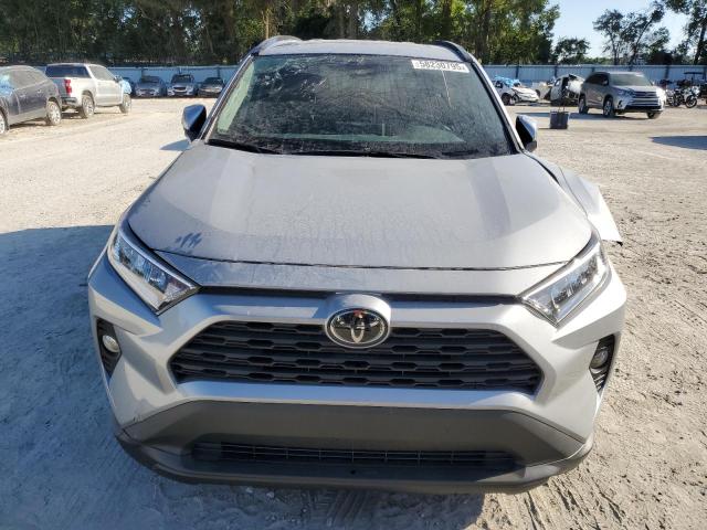2T3W1RFV7KW001241 - 2019 TOYOTA RAV4 XLE SILVER photo 5