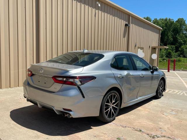 4T1G11AK9RU906148 - 2024 TOYOTA CAMRY SE NIGHT SHADE SILVER photo 4