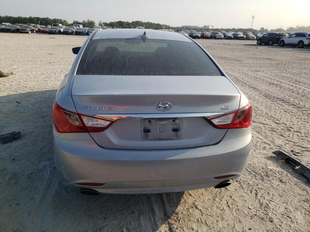 5NPEC4ACXBH242796 - 2011 HYUNDAI SONATA SE SILVER photo 6