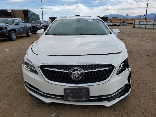 1G4ZP5SS3JU131668 - 2018 BUICK LACROSSE ESSENCE WHITE photo 5