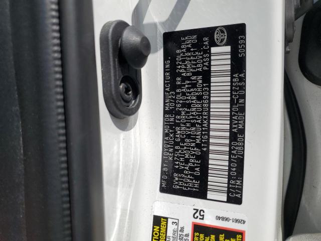 4T1G11AKXRU869031 - 2024 TOYOTA CAMRY SE NIGHT SHADE WHITE photo 12