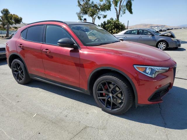 ZASPAKBN0K7C49786 - 2019 ALFA ROMEO STELVIO TI RED photo 4