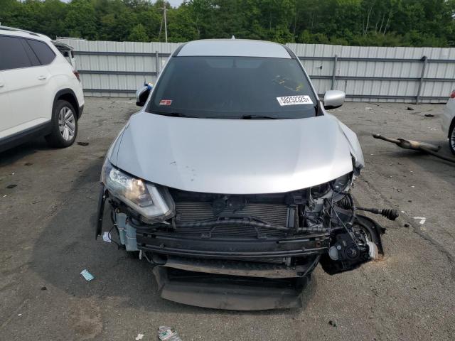 JN8AT2MV4HW257933 - 2017 NISSAN ROGUE S 银色 照片 5