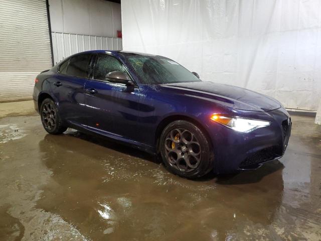 ZARFAEDN5H7546697 - 2017 ALFA ROMEO GIULIA Q4 蓝色 照片 4