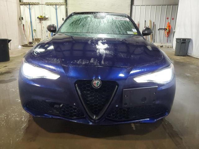 ZARFAEDN5H7546697 - 2017 ALFA ROMEO GIULIA Q4 蓝色 照片 5