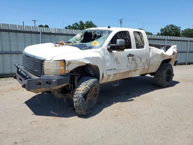 1GC2KXC88BZ454394 - 2011 CHEVROLET SILVERADO K2500 HEAVY DUTY LT WHITE photo 1