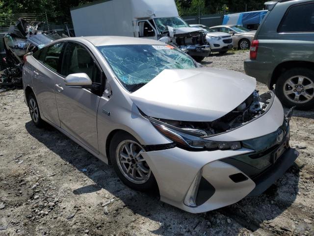 JTDKARFP1J3095487 - 2018 TOYOTA PRIUS PRIM SILVER photo 4