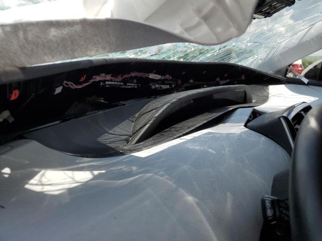 JTDKARFP1J3095487 - 2018 TOYOTA PRIUS PRIM SILVER photo 9