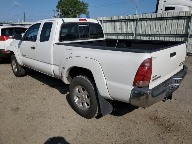 5TETU62N96Z253419 - 2006 TOYOTA TACOMA PRERUNNER ACCESS CAB WHITE photo 2