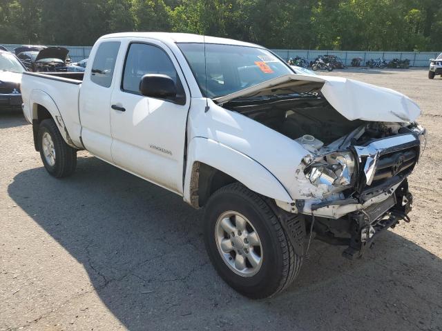 5TETU62N96Z253419 - 2006 TOYOTA TACOMA PRERUNNER ACCESS CAB WHITE photo 4