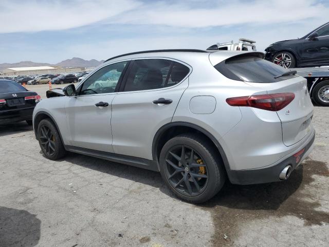 ZASFAKBN1J7B92055 - 2018 ALFA ROMEO STELVIO TI ვერცხლისფერი ფოტო 2