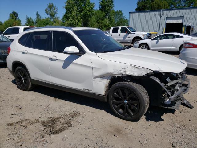 WBAVL1C52EVY17861 - 2014 BMW X1 XDRIVE28I WHITE photo 4