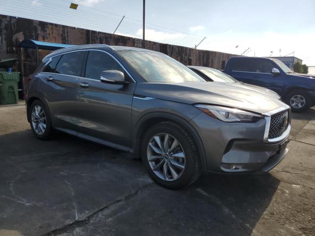 3PCAJ5M17KF135319 - 2019 INFINITI QX50 ESSENTIAL GRAY photo 4