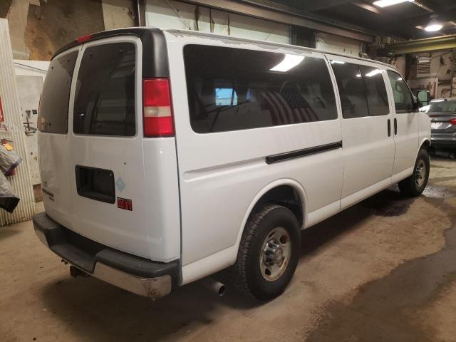 1GAZG1FA3C1142035 - 2012 CHEVROLET EXPRESS G3 LT WHITE photo 4