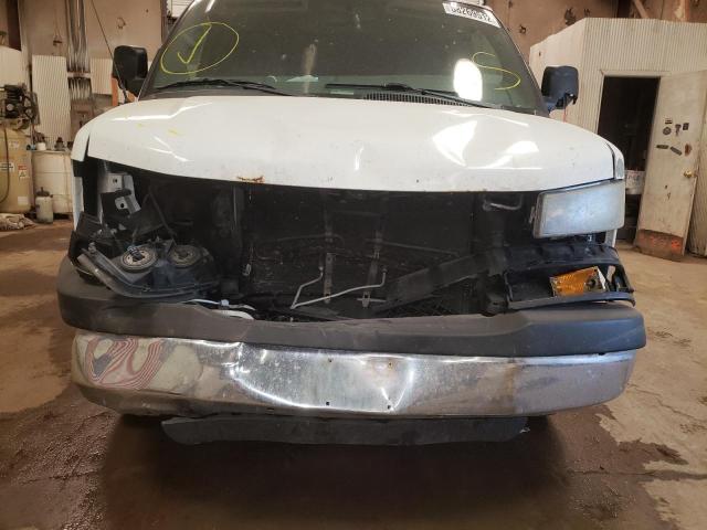 1GAZG1FA3C1142035 - 2012 CHEVROLET EXPRESS G3 LT WHITE photo 9