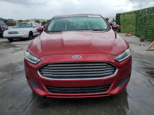 3FA6P0H72GR255224 - 2016 FORD FUSION SE RED photo 5