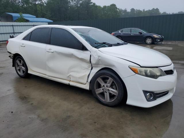 4T1BF1FK2DU643272 - 2013 TOYOTA CAMRY L WHITE photo 4