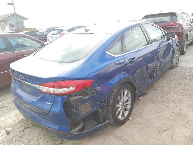 3FA6P0H75HR247734 - 2017 FORD FUSION SE BLUE photo 4