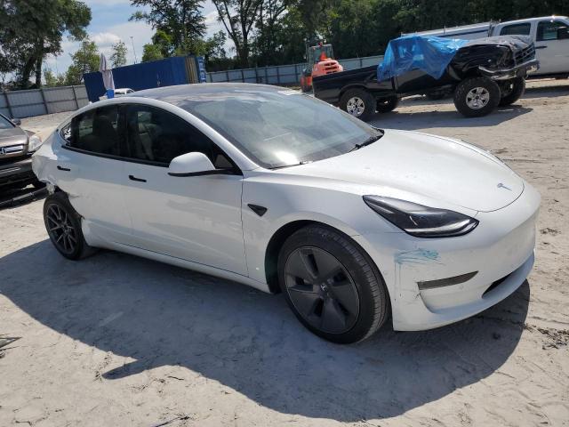 5YJ3E1EB8NF328497 - 2022 TESLA MODEL 3 WHITE photo 4