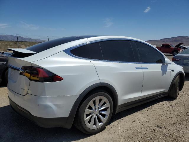 5YJXCBE23JF142826 - 2018 TESLA MODEL X WHITE photo 3