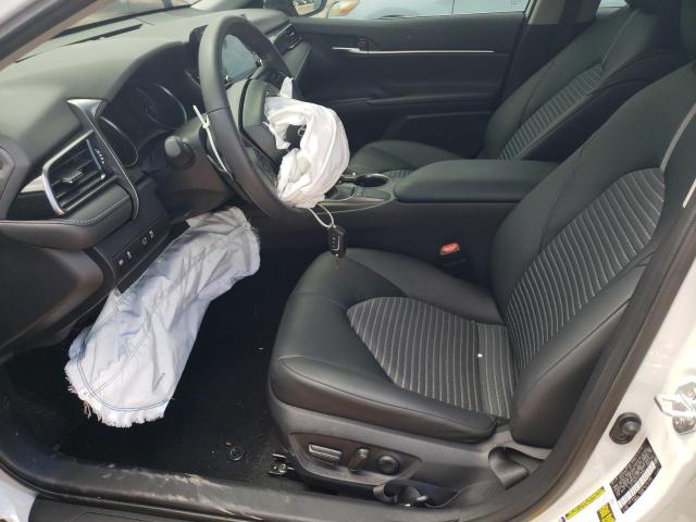 4T1G11AKXPU112207 - 2023 TOYOTA CAMRY SE NIGHT SHADE WHITE photo 7