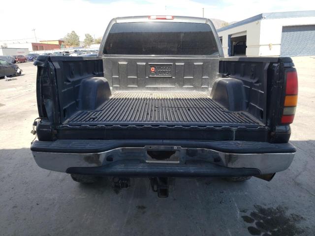 2GTEK13T651370781 - 2005 GMC NEW SIERRA K1500 GRAY photo 6