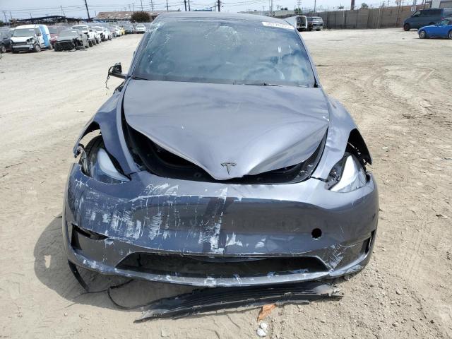 7SAYGAEE2PF829076 - 2023 TESLA MODEL Y ნაცრისფერი ფოტო 5