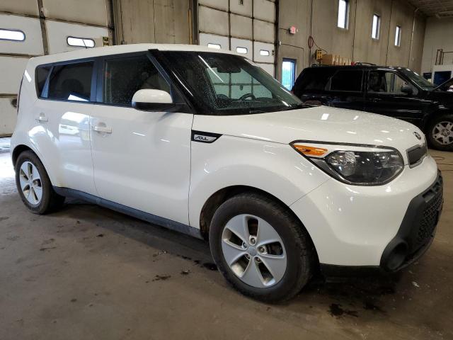 KNDJN2A23G7365016 - 2016 KIA SOUL WHITE photo 4