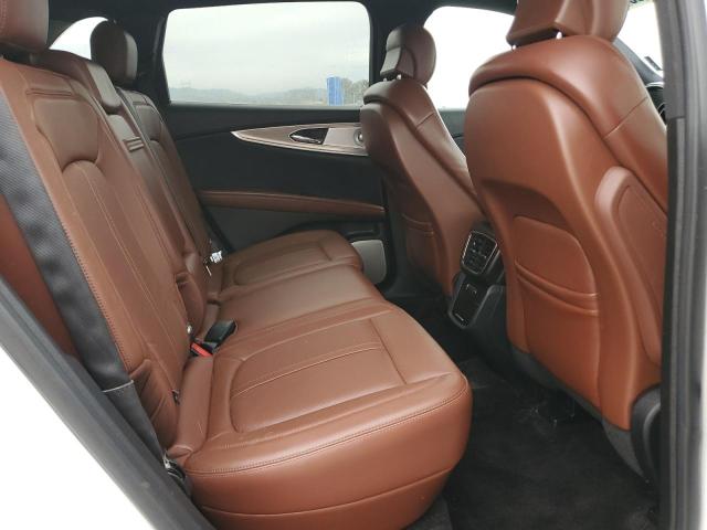 2LMPJ8LR7GBL63327 - 2016 LINCOLN MKX RESERVE WHITE photo 11