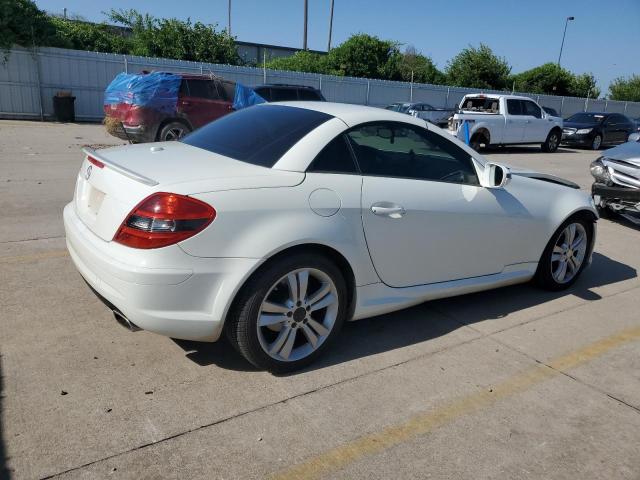 WDBWK5EA4BF239424 - 2011 MERCEDES-BENZ SLK 300 WHITE photo 3