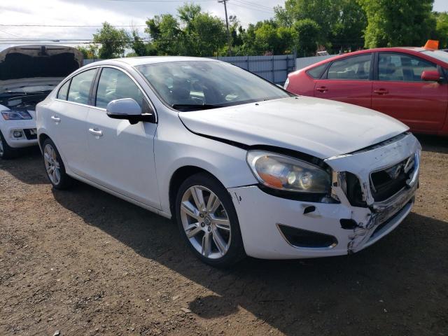 YV1902FH3D2187500 - 2013 VOLVO S60 T6 WHITE photo 4