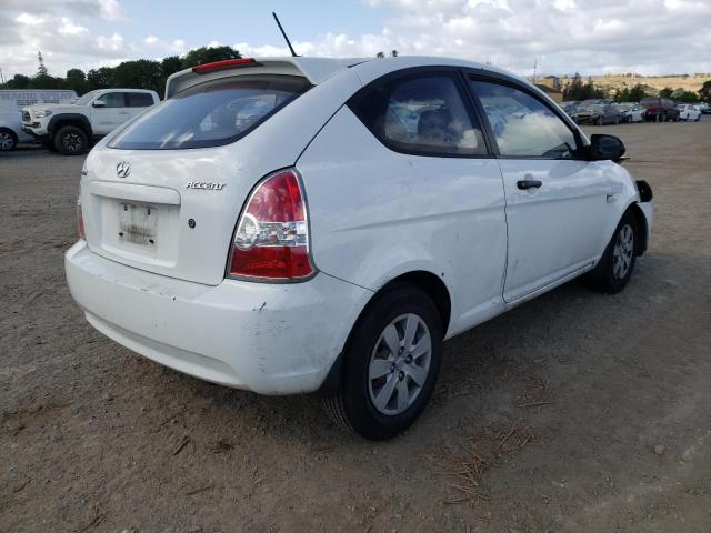 KMHCM36C79U118018 - 2009 HYUNDAI ACCENT GS WHITE photo 4