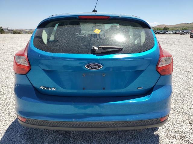 1FAHP3K28CL386383 - 2012 FORD FOCUS SE BLUE photo 6