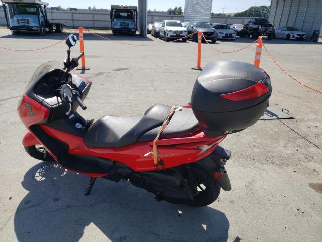 MLHNF041XE5000022 - 2014 HONDA NSS300 A RED photo 3